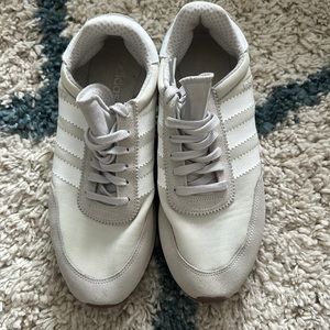 Brand new adidas cream/light grey adidas I-5923 men’s size 9 sneaker